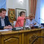 Dr. Lipcsei Imre HVB-tag, dr. Gyalogné dr. Varga Éva a HVB elnöke köszöntötte és Horváthné dr. Kepenyes Edit, a Helyi Választási Iroda helyettes vezetője.