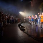 A Cervinus Teátrum 100 éves utazás című előadása a Szarvasi Vízi Színházban 2024. július 23-án.