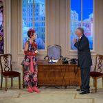 Schnell Ádám és Reiter Zita az Egy, kettő, három című Molnár Ferenc-darabban a Szarvasi Vízi Színházban 2024. augusztus 9-én.