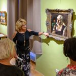 Fabó Éva restaurátor művész szubjektív tárlatvezetése a Koszta József festményeiből összeállított kiállításon 2024. szeptember 25-én.