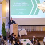 Farkas Sándor, az Agrárminisztérium miniszterhelyettese előadása az I. Országos Vetőmag-gazdálkodási Konferencián 2024. november 14-én a szarvasi Árpád Szálló dísztermében.