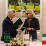 Békés Vármegyei Kereskedelmi és Iparkamara a Magyarországi Olasz Kereskedelmi Kamara elnökei, dr. Orosz Tivadar és Manuel Jacoangeli írt alá.