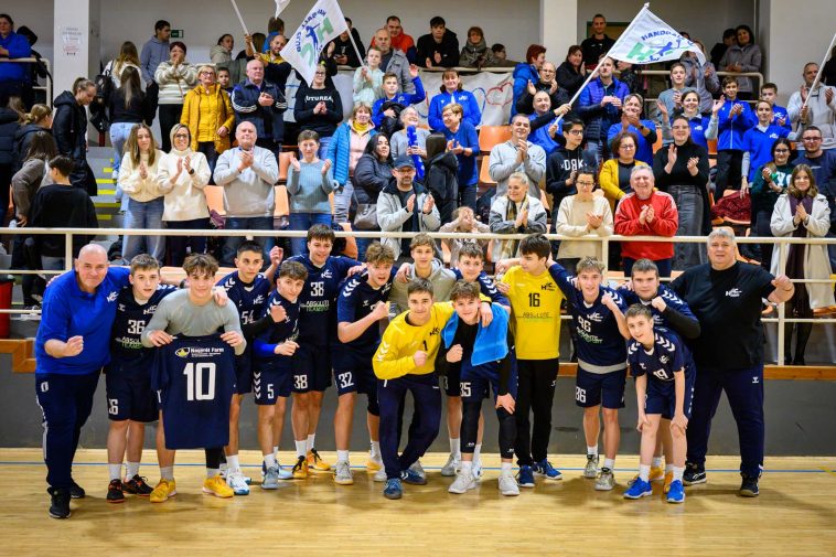 Fantasztikus közönség előtt nyertek presztízsmérkőzést a szarvasi U18-asok.