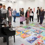 Zajlik a 6 év alatti gyermekek számára kiírt Csallóközi Színes Ceruzák nemzetközi rajzverseny zsűrizése.