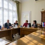 Richárd Kmeť szlovák főkonzul, Hodálik Pál polgármester, Frankó Anna, Dósa Zsuzsa és Wéberné Hanzó Teréz a március 6-i találkozón.