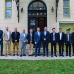 A világ legnagyobb klímagyártó vállalatának alelnökét és a szarvasi Cool4U Kft. képviselőit fogadta Hodálik Pál polgármester 2025. március 14-én.