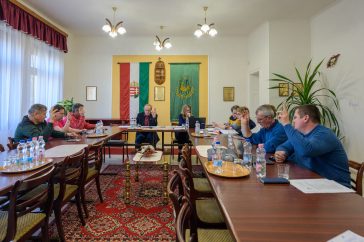 Március 20-án délután teljes létszám mellett ülésezett Csabacsűd Nagyközség Önkormányzatának képviselő-testülete.