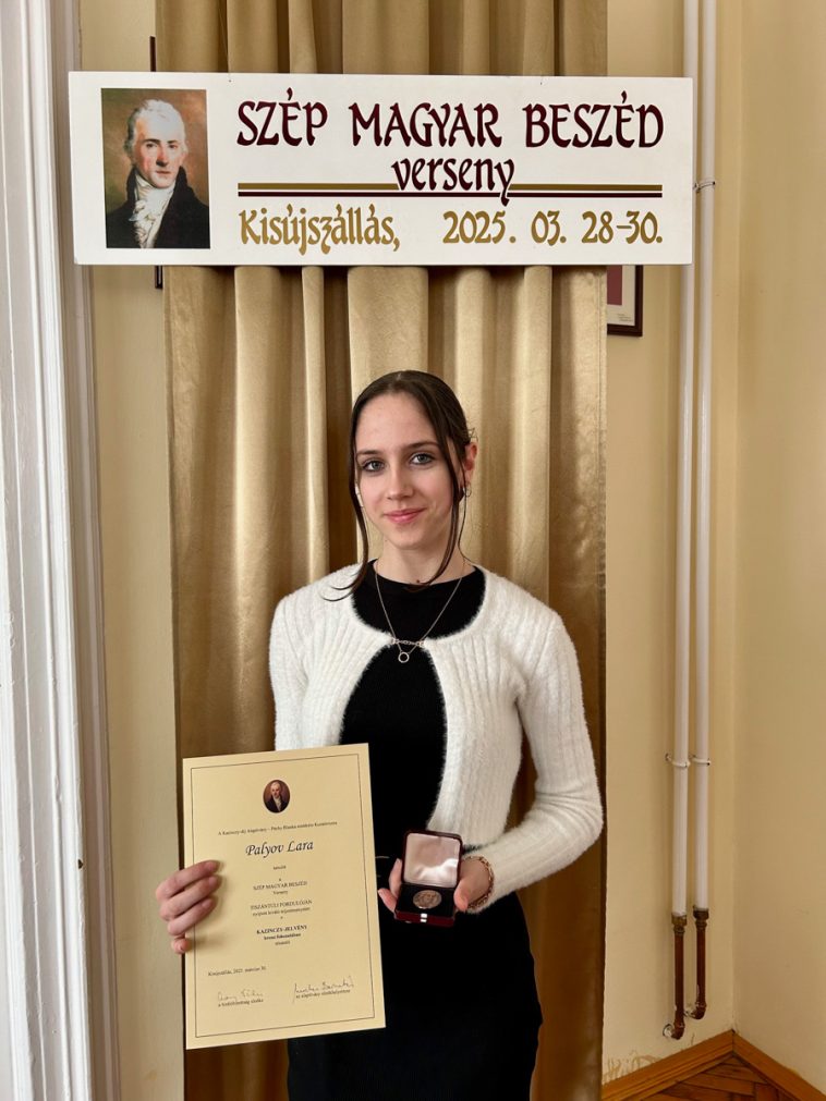 Az országos döntőbe jutva Palyov Lara, 8. osztályos tanuló képviselte a háromnapos olvasóversenyen a Gál Ferenc Egyetem Gyakorlóintézményét.