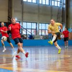 Kiri Mihály hol kapusként, hol mezőnyben játszik, itt épp a mérkőzés első gólját szerzi a Gold színeiben.