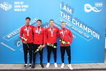 A K-4 500-on aranyérmes magyar egység, jobb szélen Opavszky Márk. (Fotó: kajakkenusport.hu)