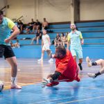 Olasz István (Pro Gym) lövését védi Maural Károly (Gallicoop).