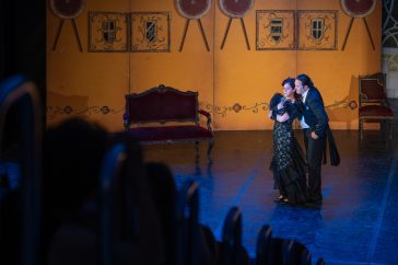 Szeredy Krisztina (Glavari Hanna) és Domoszlai Sándor (gróf Danilo Danilovics) Lehár Víg özvegyében a Magyar Zenés Színház előadásában.