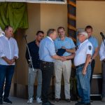 A 25 éve alakult csabacsűdi polgárőrség nevében annak vezetője, Szloszjár János vett át elismerést.