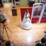 A Sisire megszólalásig hasonlító Berta Blanka, a Gödöllői Királyi Kastély főállású Sisije.