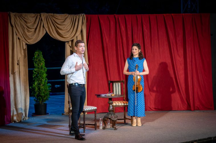 Boronyák Gergely és Szemerédi Bernadett a Cervinus Művészeti Fesztivál 2025 programjában szereplő József Attila életéről szóló esten.