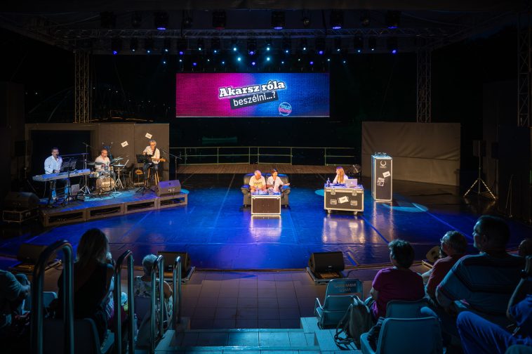 Tatár Bianka párkapcsolati talk show-jával folytatódott a Cervinus Művészeti Fesztivál kedden.