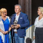 Závogyán Judit, a Szarvasért Alapítvány elnöke, dr. Melis János, Szarvas város nyugalmazott címzetes főjegyzője és Petneházi Andrea kuratóriumi tag a 2025. július 23-i átadón.