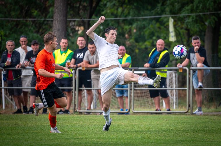 Az első félidő hajrájában Jelen Szebasztián két gólt szerzett, ezzel egyre csökkentett a Csabacsűdi GyLSE hátrányát a Mezőmegyer SE ellen.