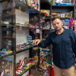 Kelcsi Zoltán gyűjteménye minden darabjának tudja a történetét.