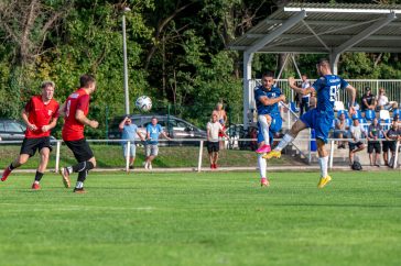 Barna Viktor 17. percben lőtt gólja. Ha neki nem is jött volna lábra, pozícióban volt Sindel Roland is.