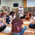 Egy éve tart Ringató foglalkozásokat Hegedűs-Darida Katka.