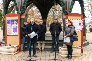 Hodálik Pál polgármester és dr. Dósa Zsuzsa, a Cervinus Teátrum ügyvezetője tartott sajtótájékoztatót a 2025-ös adventi rendezvényekről 2025. november 24-én.