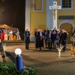 A negyedik gyertyát Sinka Imre polgármester gyújtotta meg.