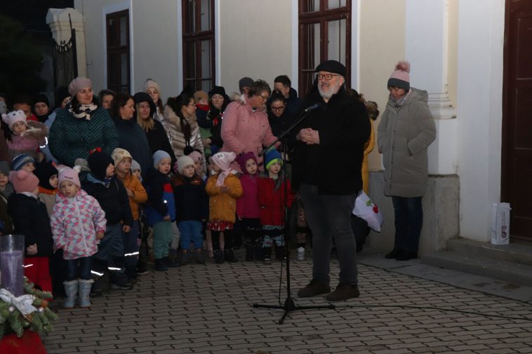 Az első adventi alkalmon Horváth Z. Olivér evangélikus lelkész ünnepi gondolatait hallgathatták meg a Gyakorlósok.