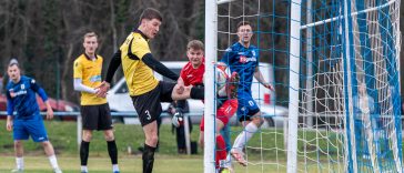 A Szarvasnak tényleg nem volt szerencséje. 1:2-nél a gólvonalról tudott menteni Rafaj Patrik.