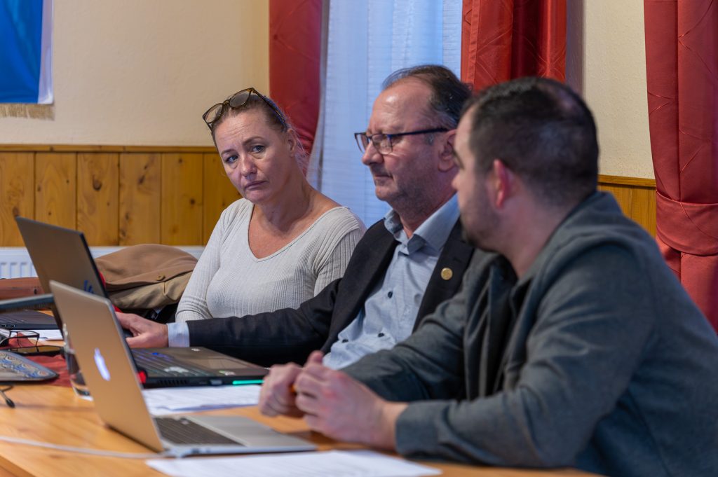 Dr. Bodnár Beáta, a Szociális, Jogi és Ügyrendi Bizottság elnöke.