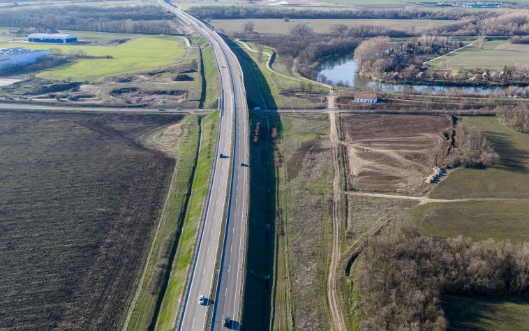 Elkezdődött az M44-es második kunszentmártoni lejárójának kivitelezése.