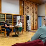 Makai Beátával Bélyeggyűjtemény című könyvéről Bődi Etelka beszélgetett a Városi Könyvtárban március 14-én.